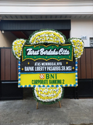 Papan Bunga Duka di Datuk Tanah Datar