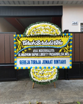 Papan Bunga Duka di Datuk Tanah Datar